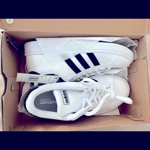 Women’s Size 7 Adidas Grand Court Footwear New in Box